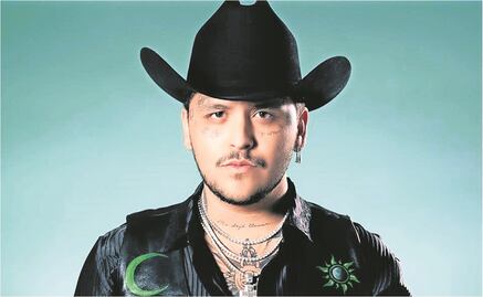 Christian Nodal se aleja de los escenarios e inicia carrera de comentarista deportivo