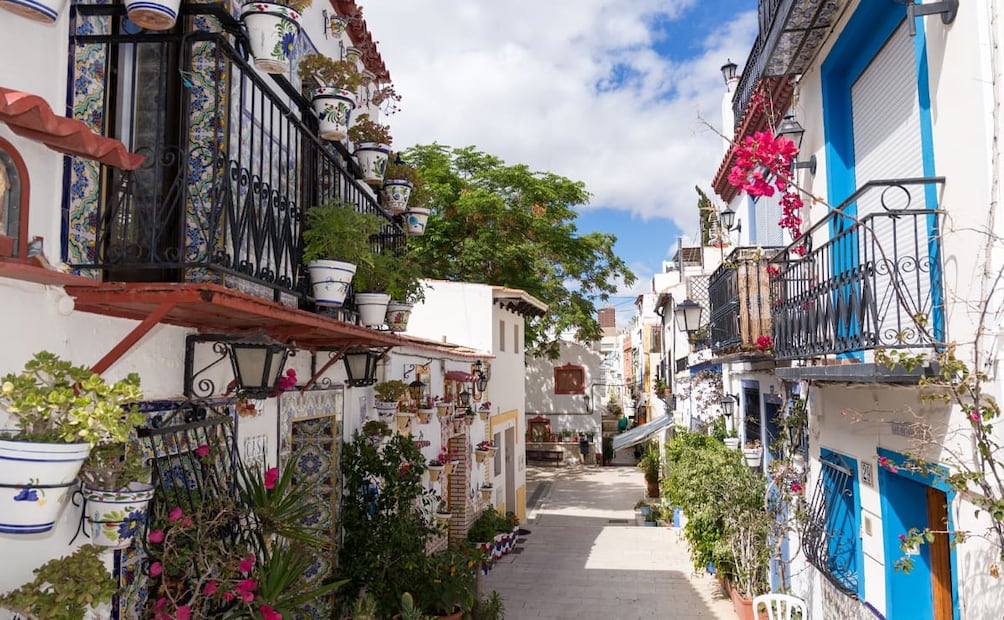 Alicante cuenta con una ubicación privilegiada en la Costa Blanca y cerca de 300 días de sol al año. Foto: Cortesía