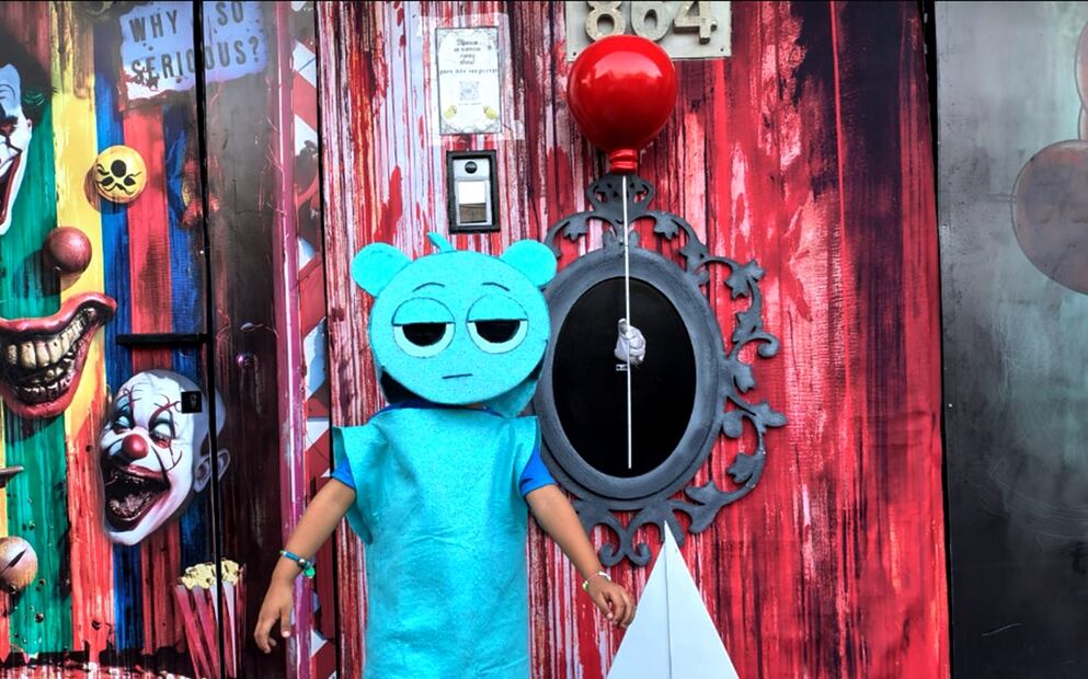 Casas de terror en Lindavista se vuelven virales y atraen a vecinos y visitantes que acuden a tomar fotografías y disfrutar del ambiente. Foto: Arantxa Meave/EL UNIVERSAL