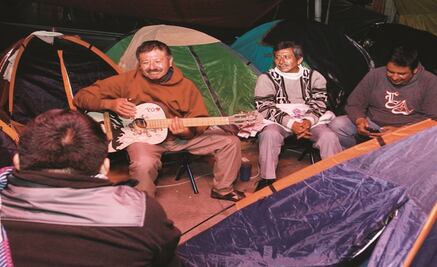 Continúa plantón frente a Congreso de Morelos