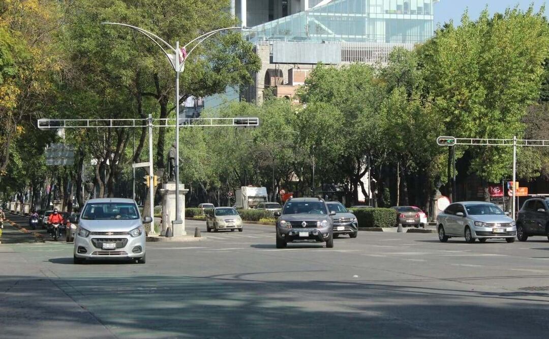 De acuerdo con el funcionamiento, durante la contingencia ambiental, las restricciones vehiculares impuestas por el programa Hoy No Circula, son más severas. Estas se dividen en dos fases para restringir la circulación. Foto: Samyra Sosa. EL UNIVERSAL