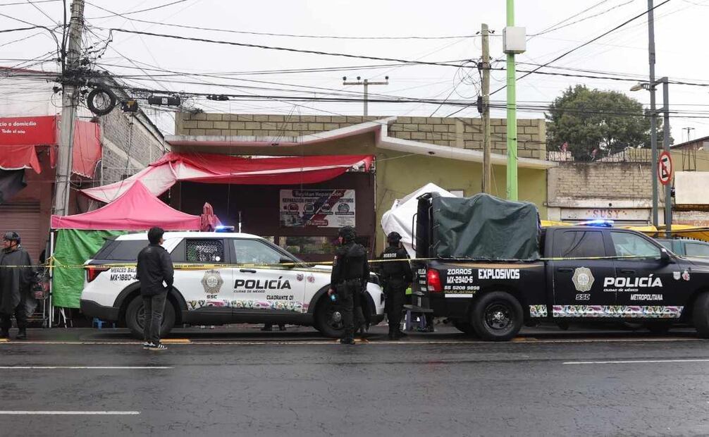 El responsable huyó en una motocicleta que posteriormente abandonó en una unidad habitacional de Gustavo A. Madero para continuar su fuga en un vehículo. | Foto: Valente Rosas.