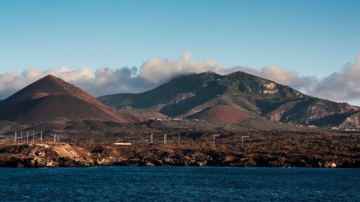 La Isla de Ascensión es un terreno volcánico ubicado en medio del Atlántico entre Brasil y Angola (Foto: Steve_is_on_holiday/Getty Images)