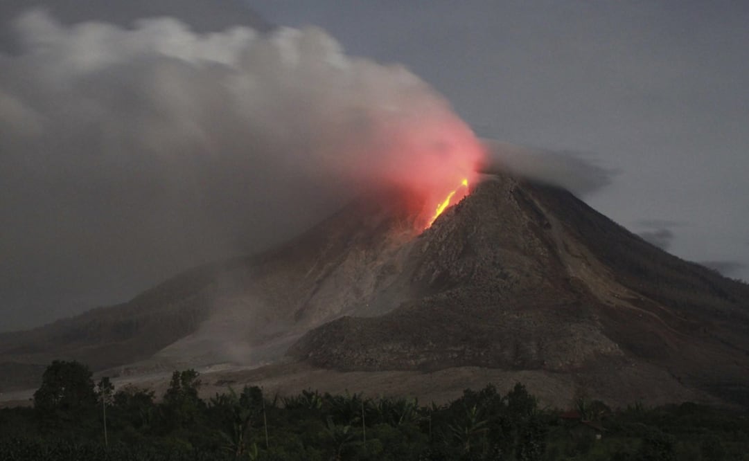 Los volcanes producen una amplia variedad de peligros o amenazas capaces de matar gente y destruir propiedades. Foto: EFE