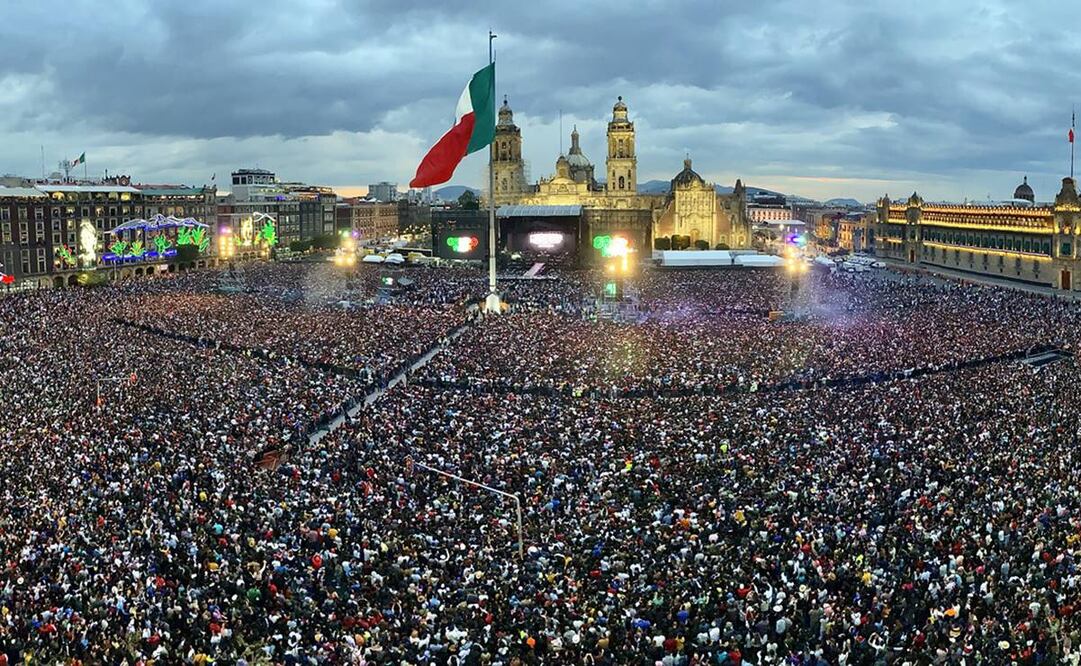 El show, de dos horas y media de duración, se caracterizó por lanzar fuegos artificiales. Foto: Berenice Fregoso/EL UNIVERSAL