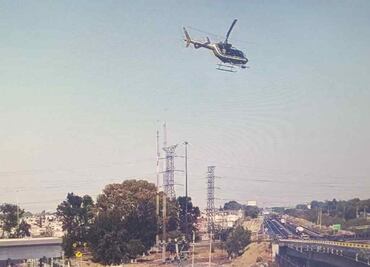 VIDEO: Roba vehículo, desencadena persecución en Circuito Exterior Mexiquense y se arroja a canal