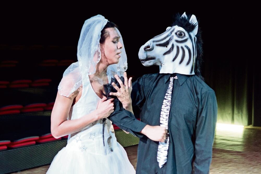 La agrupáción estrenará una pieza íntima y autobiog ráfica (CORTESÍA LA CEBRA DANZA GAY)