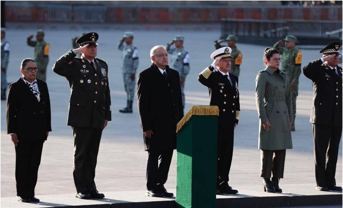 AMLO encabeza ceremonia en memoria de víctimas de los sismos de 1985 y 2017