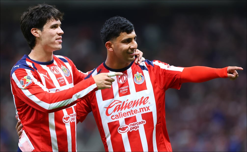 Chivas se afianzó en el superliderato al recuperar la memoria y humillar a Puebla / FOTO: Imago7