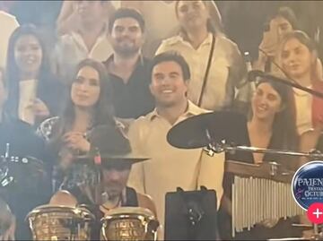 VIDEO: Checo Pérez es captado y ovacionado en un palenque durante concierto de Carlos Rivera