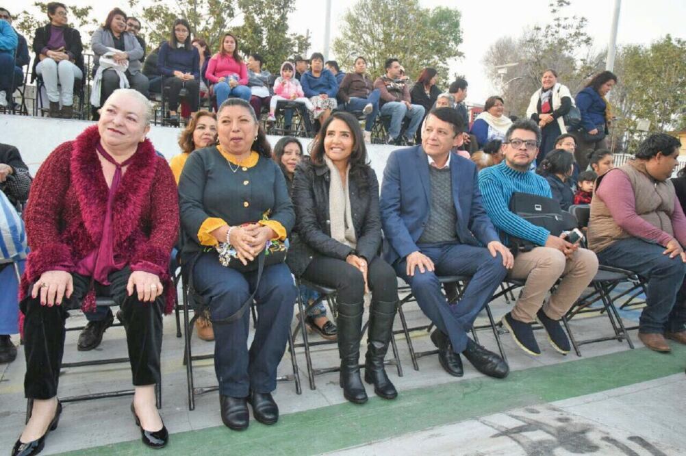 La precandidata del sol azteca se reunió con vecinos de Azcapotzalco a quienes respondió preguntas sobre seguridad, agua y otros temas de la Ciudad (CORTESÍ)