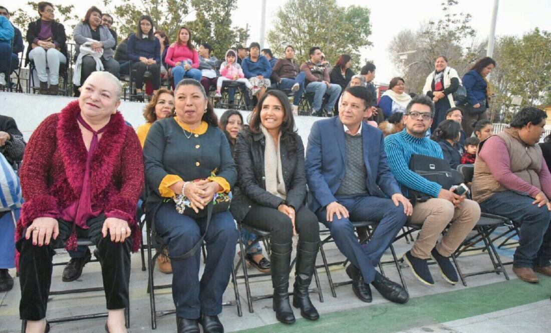La precandidata del sol azteca se reunió con vecinos de Azcapotzalco a quienes respondió preguntas sobre seguridad, agua y otros temas de la Ciudad (CORTESÍ)