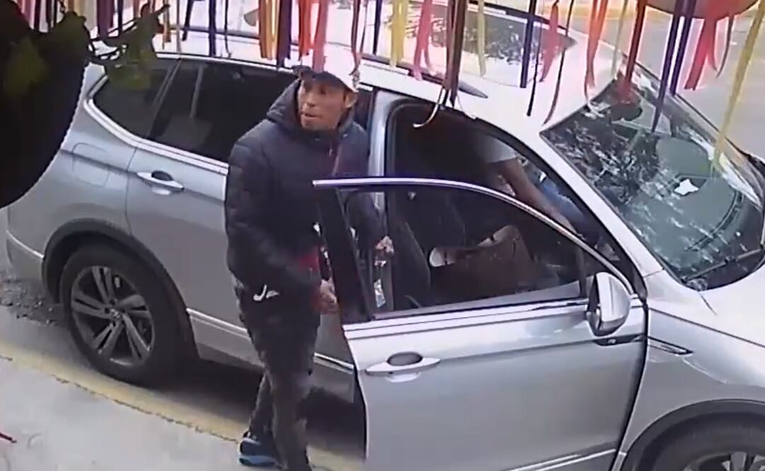 Cámaras captaron el robo de una camioneta en Cuautitlán Izcalli. Foto: Especial