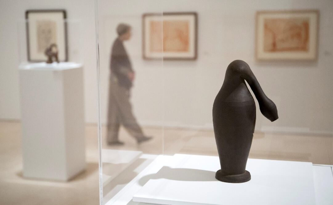 "Jarrón rostro" de Pablo Picasso, forma parte de la nueva exposición temporal del Museo Picasso de Málaga "Y Fellini soñó con Picasso". (FOTO: EFE)