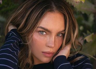 El total black de Belinda con pantalón cargo y crop top en el Arre