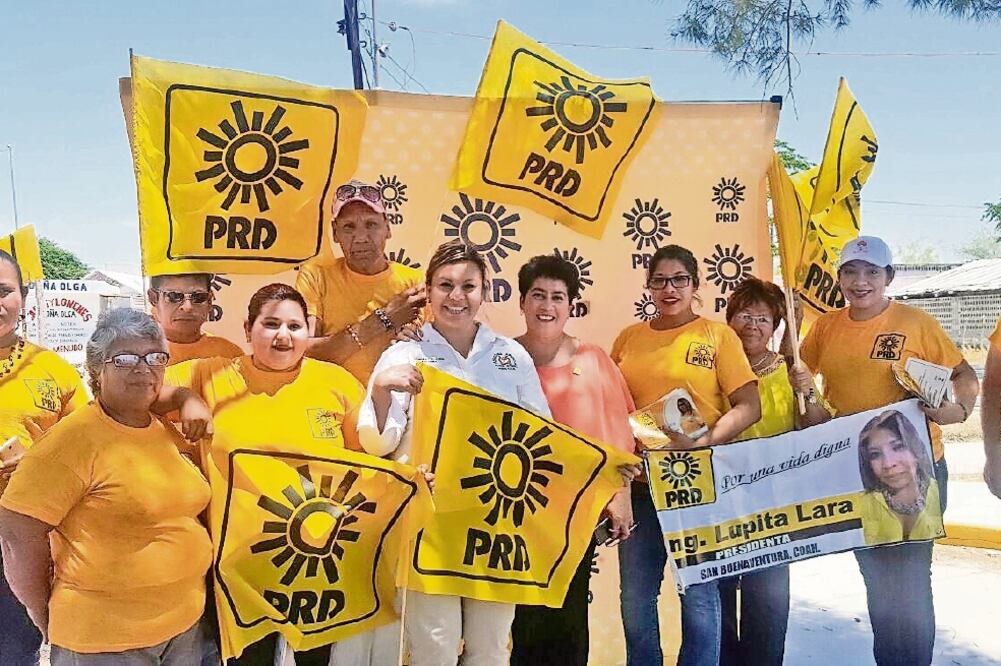 La abanderada del PRD, Mary Telma Guajardo Villarreal, destacó que se reunió con 350 mujeres en Castaños y continuó su recorrido por los municipios circunvecinos, San Buenaventura, Nadadores, Sacramento, Lamadrid y Frontera. (Cortesía)