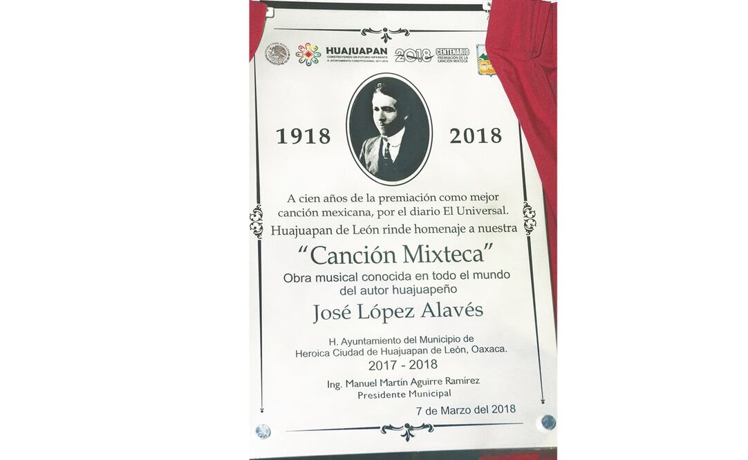 Huajuapan celebró al autor y su obra con la develación de una placa (EDWIN HERNÁNDEZ. EL UNIVERSAL)