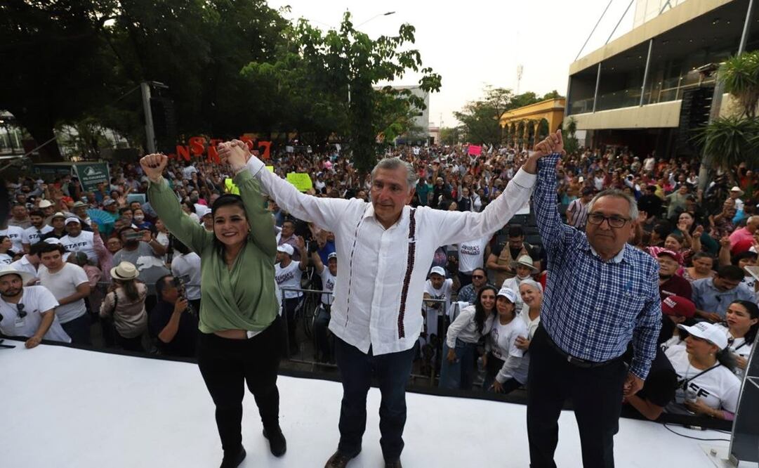 Adán Augusto López en su gira de promoción política en Sinaloa. Foto: Especial
