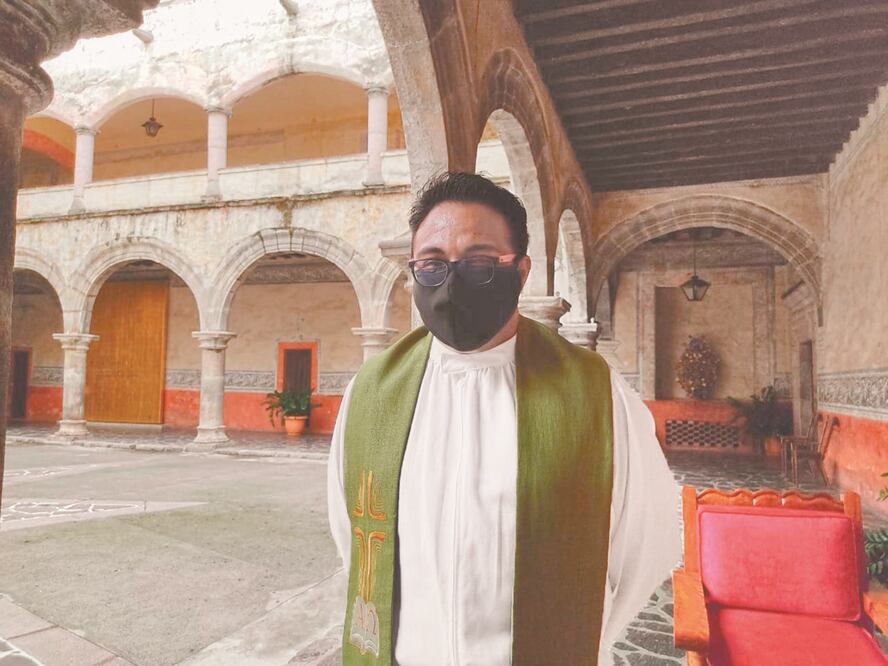 Desde junio los párrocos ejecutan la Misión Centurión en el área Covid-19 de hospitales, donde conviven con el dolor y la tristeza de los enfermos. Foto: ESPECIAL