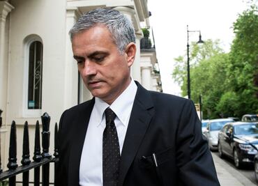 Manchester United hace oficial fichaje de Mourinho