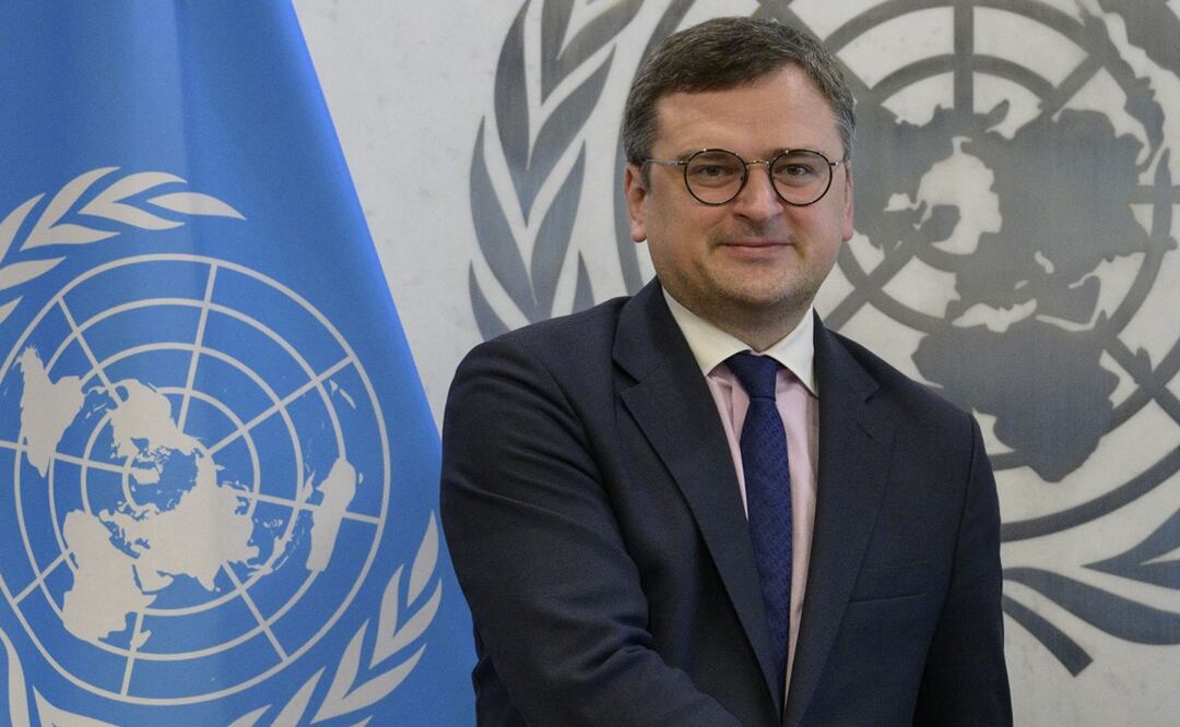 El ministro de Relaciones Exteriores de Ucrania, Dmytro Kuleba, se reunió con el secretario General de las Naciones Unidas, Antonio Guterres, en la sede de Naciones Unidas en Nueva York. FOTO: AFP