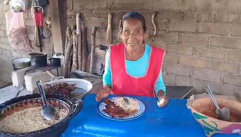 Las recetas de Doña Lupita, la nueva estrella de YouTube