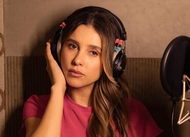 Paulina Goto luce espectaculares jeans de marca mexicana