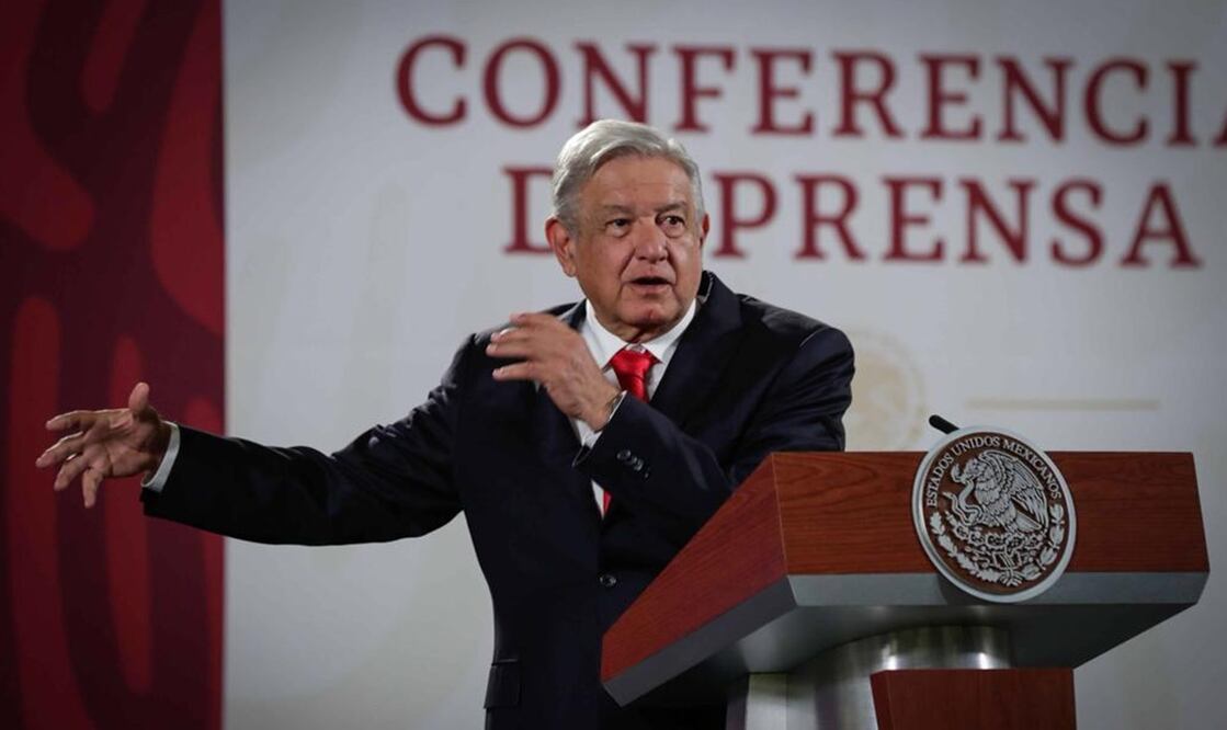 López Obrador apuntó que “se sigue avanzando, ya podemos pensar que mañana o pasado mañana ya el tirante de agua va a ser de un metro y medio, ya van a poder entrar buzos y rescatistas”. Foto: archivo/EL UNIVERSAL