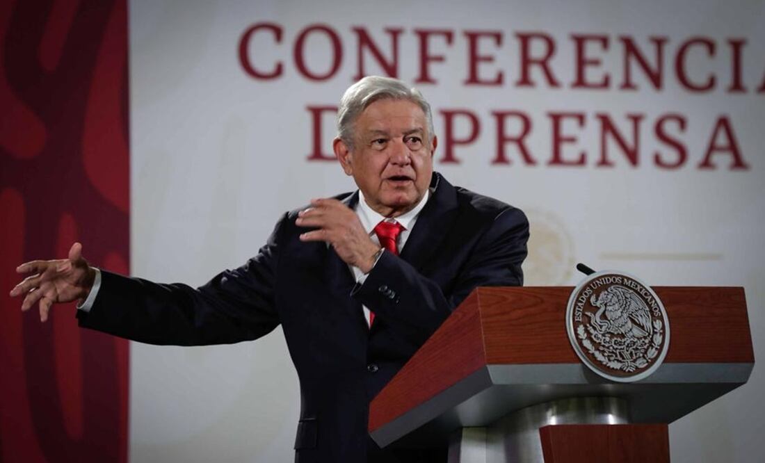 López Obrador apuntó que “se sigue avanzando, ya podemos pensar que mañana o pasado mañana ya el tirante de agua va a ser de un metro y medio, ya van a poder entrar buzos y rescatistas”. Foto: archivo/EL UNIVERSAL