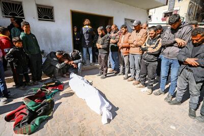 Ataque israelí suma 20 civiles muertos y 155 heridos previo al reparto de ayuda en Gaza