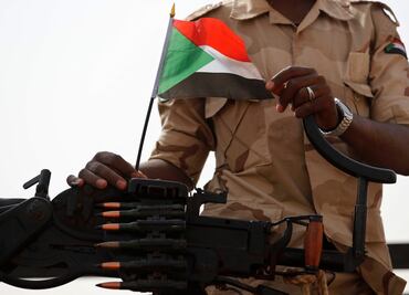 EU sanciona a Sudán por presunto uso de armas químicas; medida suspende la exportación de tecnología avanzada