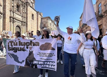 FOTOS: Miles de michoacanos exigen paz y justicia para Carlos Manzo; en Morelia hubo enfrentamientos y agresiones contra periodistas