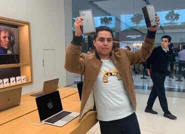 Él es Arturo Delgado, el primer mexicano en comprar el iPhone 11 Pro Max