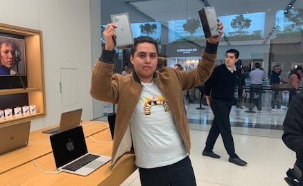 Él es Arturo Delgado, el primer mexicano en comprar el iPhone 11 Pro Max