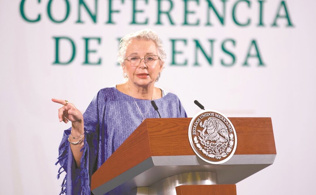 La titular de Segob dijo que se creó una cuenta en Whats que no es suya para pedir dinero. Foto: ARCHIVO EL UNIVERSAL