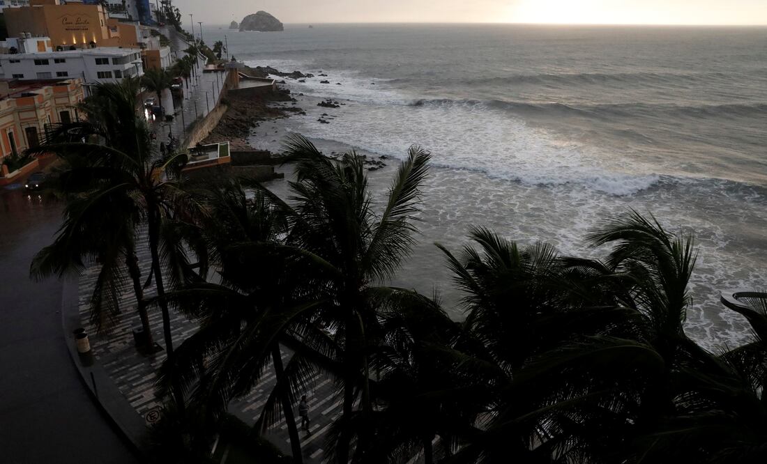 Hasta el momento no se tienen informes de las afectaciones por "Willa" (FOTO: REUTERS)