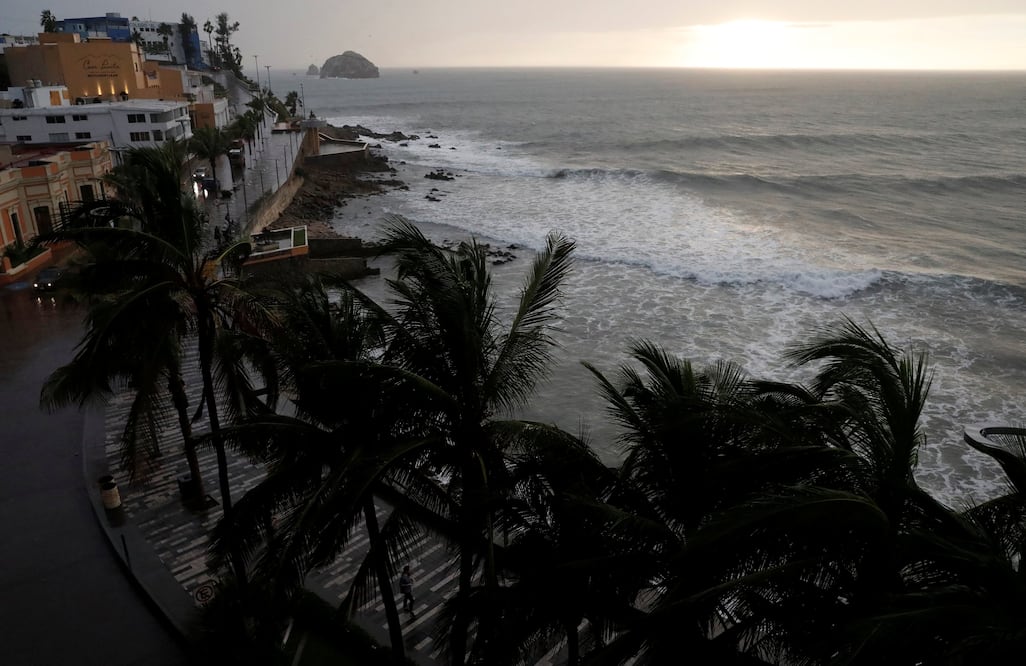 Hasta el momento no se tienen informes de las afectaciones por "Willa" (FOTO: REUTERS)