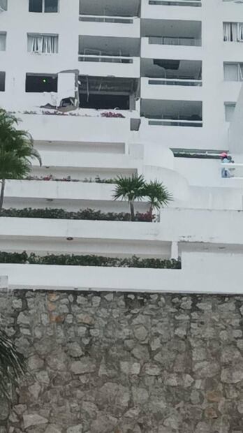 Reportan fuerte explosión por acumulación de gas LP al interior de un condominio en Acapulco