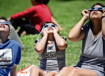 Eclipse solar anular 2023: ¿Qué es la retinopatía solar y cómo evitar padecerla?