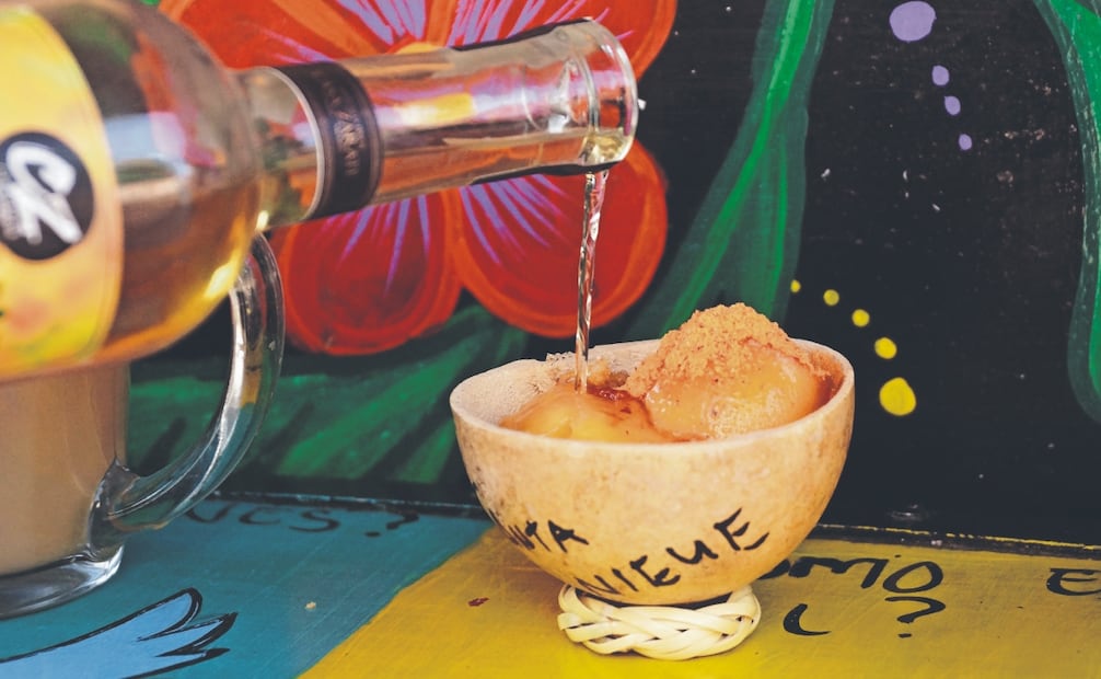 Manuel fue reconocido en la Cumbre Social de los Pueblos de América Latina y el Caribe por su trabajo en la elaboración de nieves y su importancia dentro de la gastronomía. Fotografía de Edwin Hernández