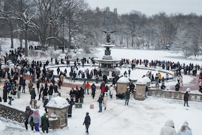 Tormenta invernal deja 4 muertos en EU; captan en video intensa nevada