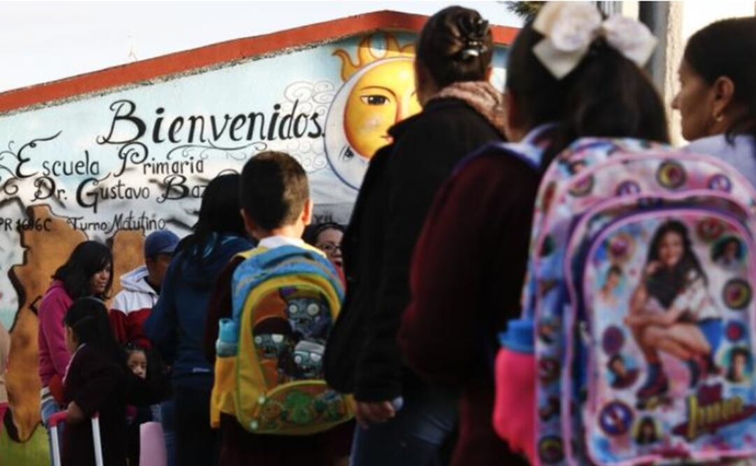 Mochilas pesadas afectan columna vertebral de menores: IMSS