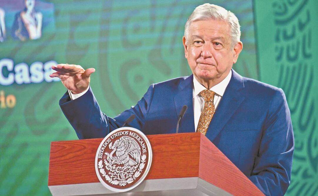 El Presidente señaló que aceptará la sanción del TEPJF por su informe del tercer año de gobierno, aunque cuestionó: “¿Informar es violar la Constitución?”. Foto: Hugo García/ El Universal.