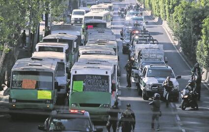 Transportistas anuncian bloqueos este martes; Semovi les pide seguir el diálogo