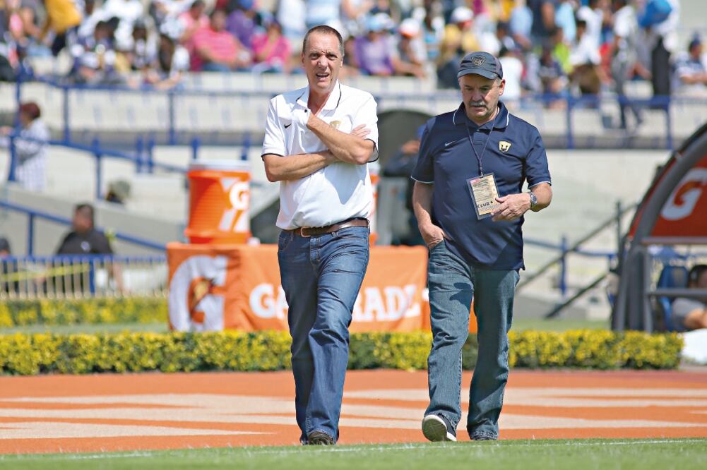 Ares de Parga y el encargado de las fuerzas básicas, José Luis Arce (IMAGO7)