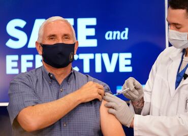 Mike Pence se pone en público la vacuna contra Covid-19 para generar confianza