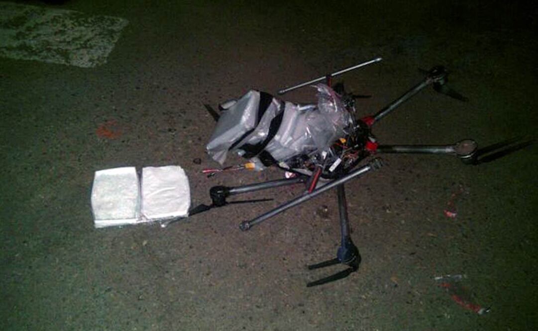 La primera vez que se habló del uso de esta tecnología para traficar droga en esta frontera fue en enero de este año, cuando policías en Tijuana encontraron un avión no tripulado destruido con más de 2.7 kilogramos de metanfetaminas   Foto: AP/Archivo