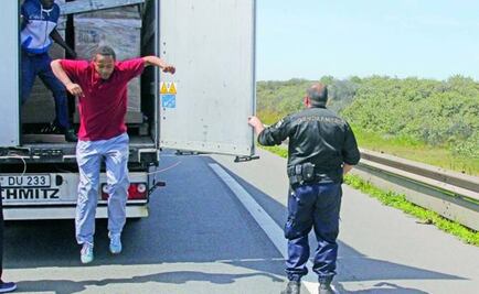 Texas man charged with smuggling immigrants in truck 