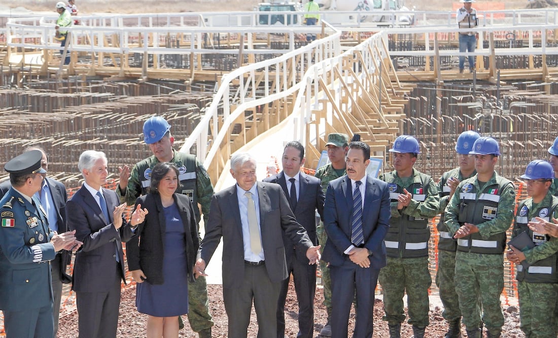 El presidente Andrés Manuel López Obrador encabezó la ceremonia del 105 aniversario de la Fuerza Aérea Mexicana y supervisó los trabajos de construcción del Aeropuerto Internacional General Felipe Ángeles. CARLOS MEJÍA. EL UNIVERSAL