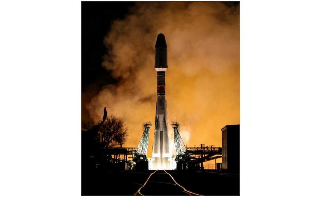 Cohete Soyuz-2.1b que transporta la nave espacial de carga Progress M-UM con el módulo de acoplamiento Prichal para la Estación Espacial Internacional. Foto: AFP/Handout